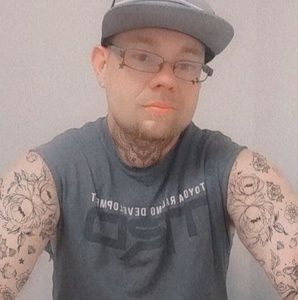 Meet your Posher, Adam